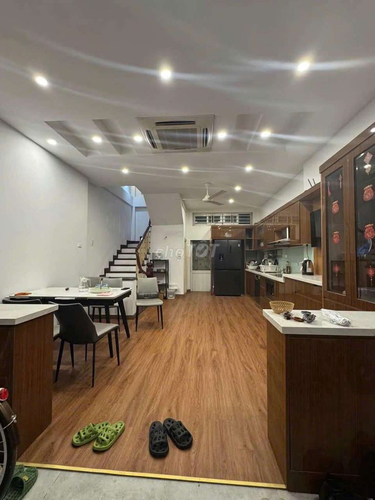Bán nhà đẹp Trần Phú, Hoàng Mai, DT 40 m2, giá 6,5 tỷ.